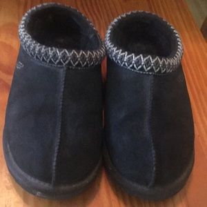Womens ugg slippers